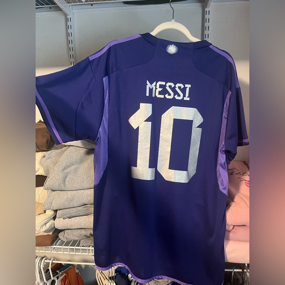 Adidas Replica. Lionel Messi Argentina World Cup Winners Jersey Away - Picture 4 of 4